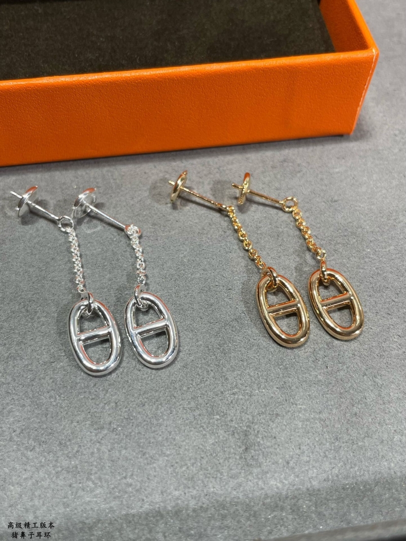 H**me5 earrings